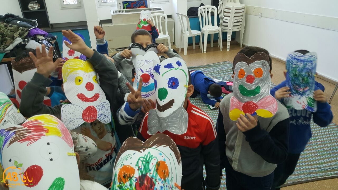 eating jamhriy yaffa (3).jpg